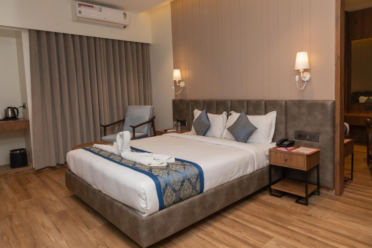 Pinnacle Grand Hotel อาเมดาบัด ภายนอก รูปภาพ