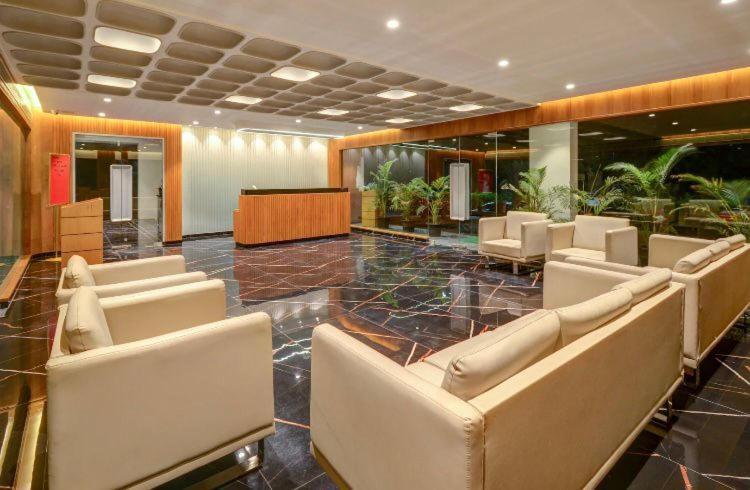 Pinnacle Grand Hotel อาเมดาบัด ภายนอก รูปภาพ