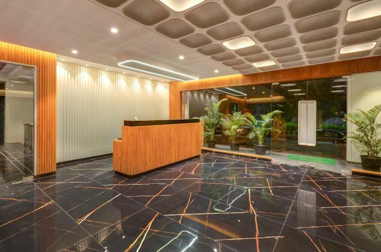 Pinnacle Grand Hotel อาเมดาบัด ภายนอก รูปภาพ
