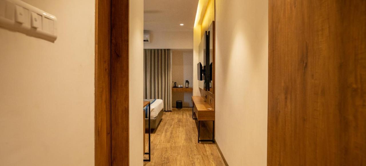 Pinnacle Grand Hotel อาเมดาบัด ภายนอก รูปภาพ