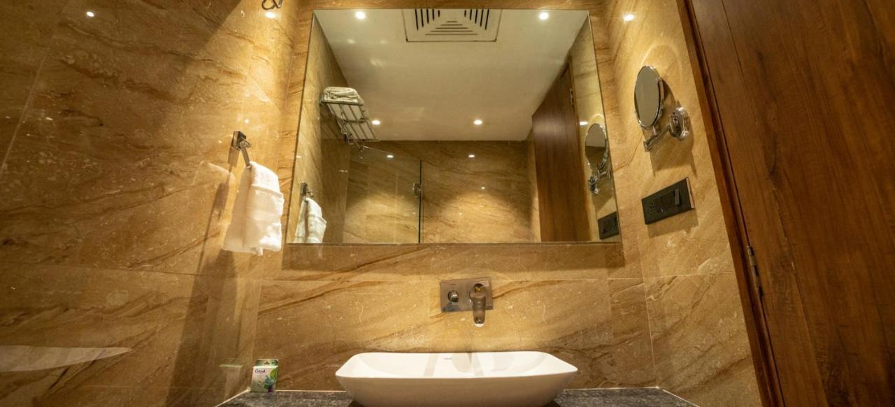 Pinnacle Grand Hotel อาเมดาบัด ภายนอก รูปภาพ